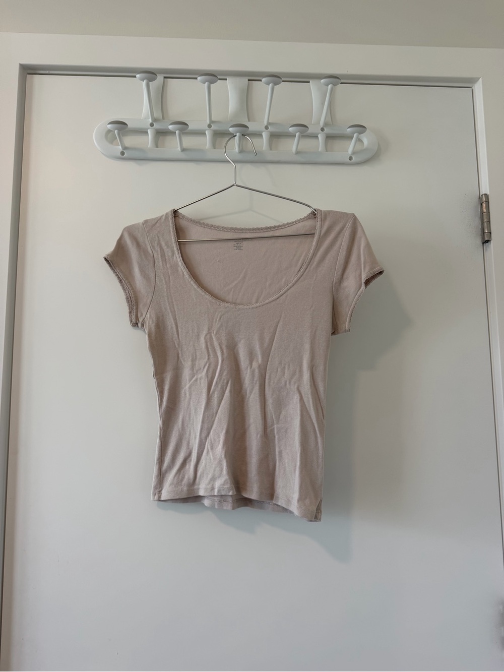 Brandy Melville Classic Scoop Neck Women's Tee - Light Brown